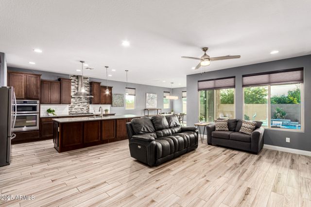 7865 W SILVER SPRING Way, Florence, AZ 85132