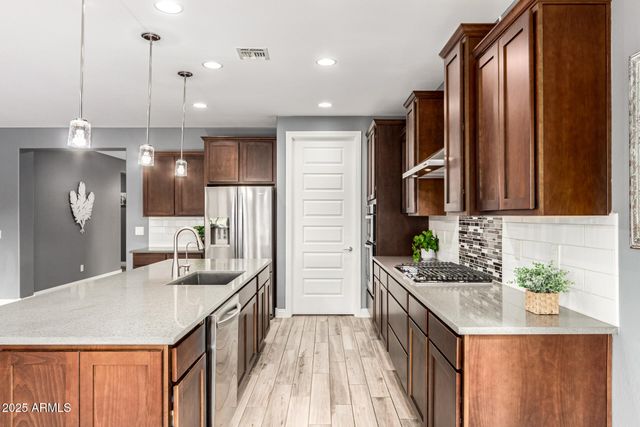 7865 W SILVER SPRING Way, Florence, AZ 85132