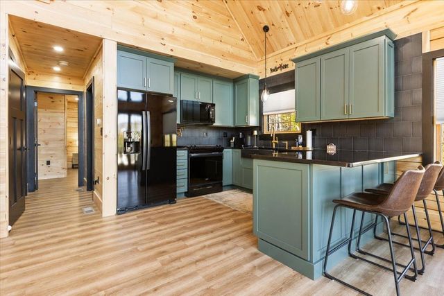 135 Lakeside Drive, Haverhill, NH 03765