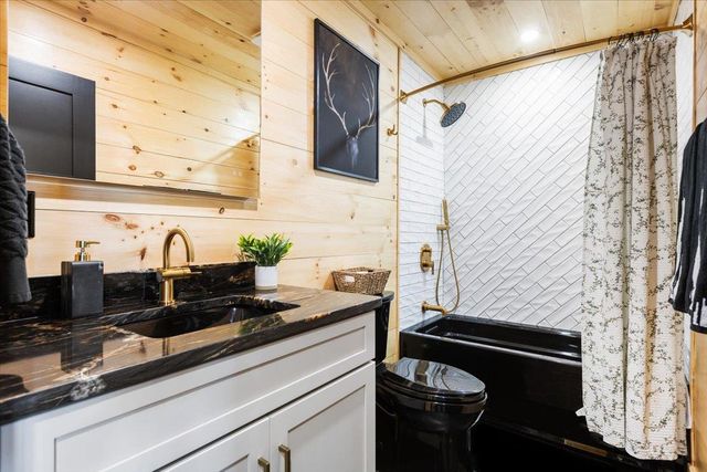 135 Lakeside Drive, Haverhill, NH 03765