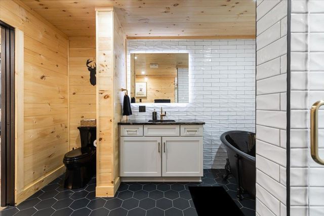 135 Lakeside Drive, Haverhill, NH 03765