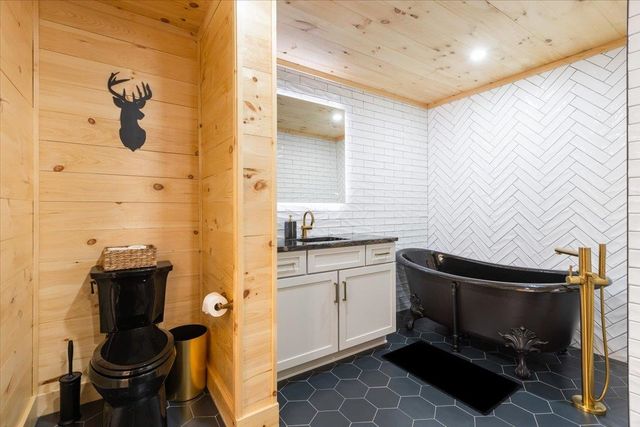 135 Lakeside Drive, Haverhill, NH 03765