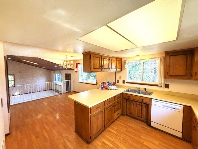 250 Tunnel Creek Road, Grants Pass, OR 97526