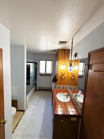 250 Tunnel Creek Road, Grants Pass, OR 97526