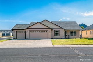 812 6th Avenue NE, Ephrata, WA 98823