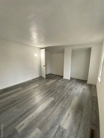 129 N Mason Street, Saginaw, MI 48602