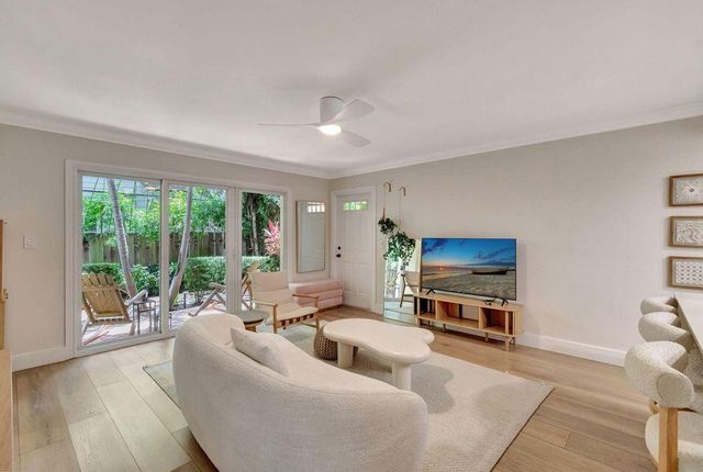 49 SE 7th Avenue 2, Delray Beach, FL 33445