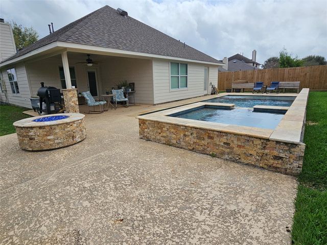8215 Montego Bay Drive, Baytown, TX 77523