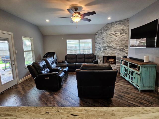 8215 Montego Bay Drive, Baytown, TX 77523