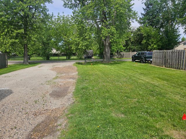 39101 N Walnut Street, Lake Villa, IL 60046