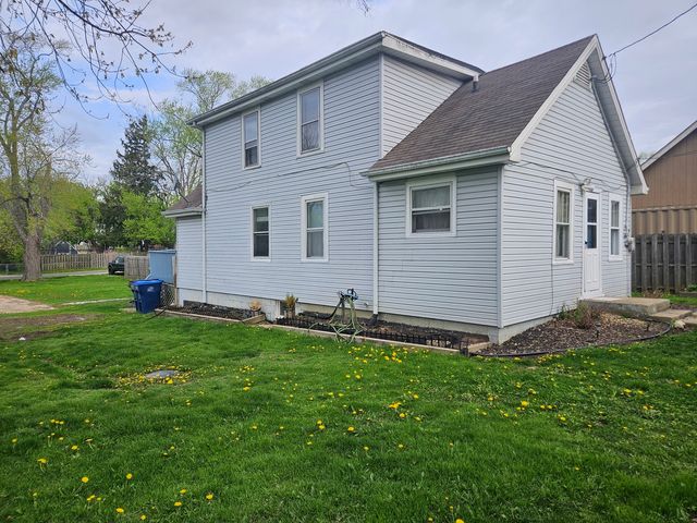 39101 N Walnut Street, Lake Villa, IL 60046
