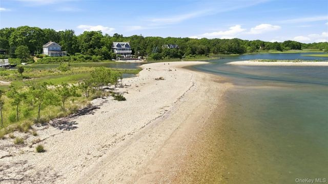 2675 Kerwin Boulevard, Greenport, NY 11944