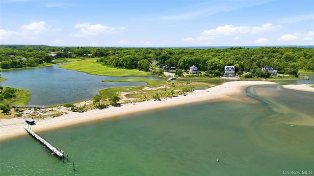 2675 Kerwin Boulevard, Greenport, NY 11944