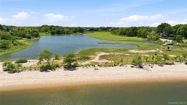 2675 Kerwin Boulevard, Greenport, NY 11944