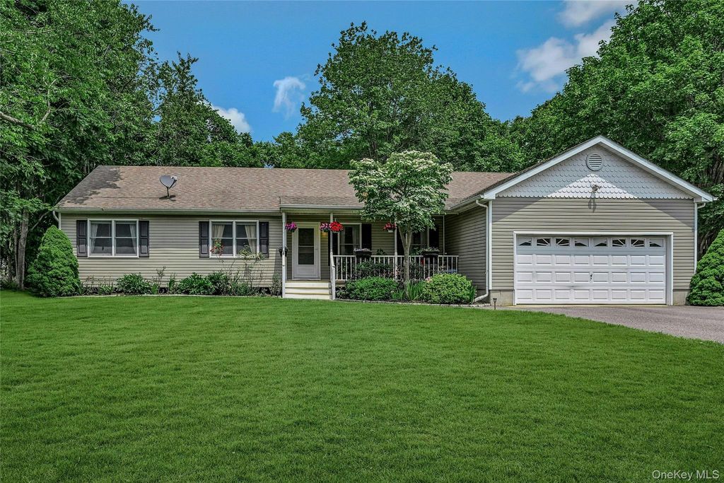 2675 Kerwin Boulevard, Greenport, NY 11944