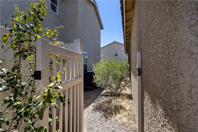 2520 Bottle Palm Court, Las Vegas, NV 89106