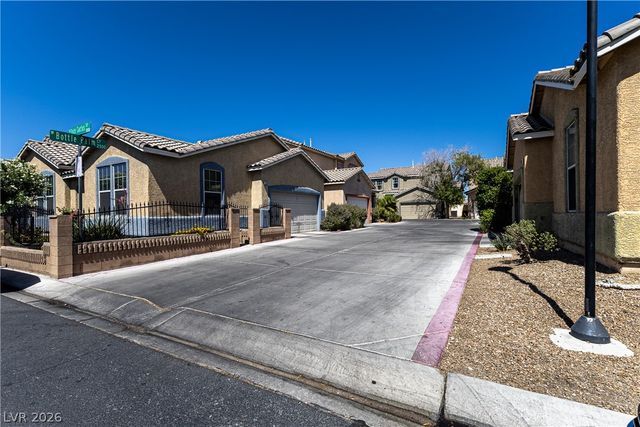 2520 Bottle Palm Court, Las Vegas, NV 89106