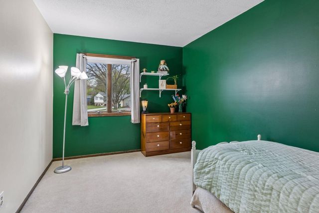 2327 Hidden Valley Lane, Stillwater, MN 55082