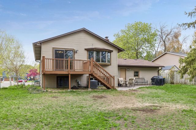 2327 Hidden Valley Lane, Stillwater, MN 55082