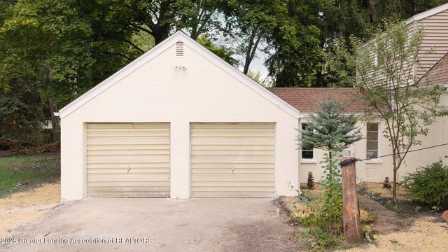 1869 Hall Street, Holt, MI 48842