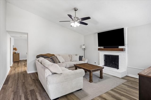 16931 Creek Line Drive, Friendswood, TX 77546