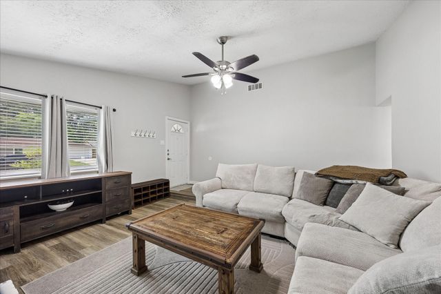 16931 Creek Line Drive, Friendswood, TX 77546