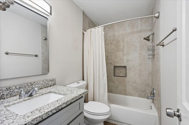 16931 Creek Line Drive, Friendswood, TX 77546