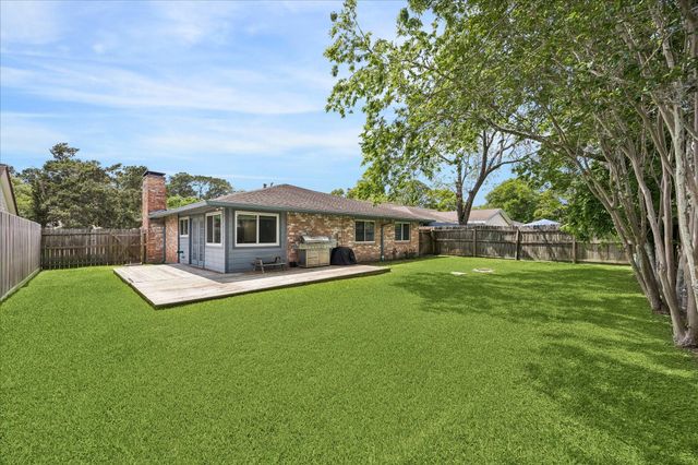 16931 Creek Line Drive, Friendswood, TX 77546