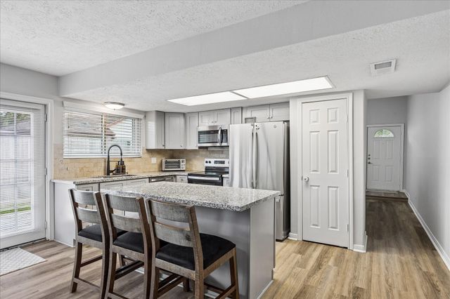 16931 Creek Line Drive, Friendswood, TX 77546