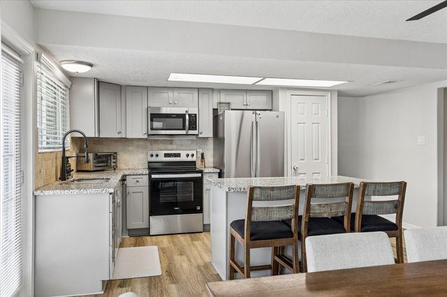 16931 Creek Line Drive, Friendswood, TX 77546