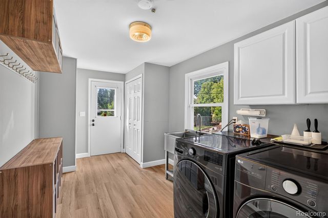 5476 Van Ness Drive, Bloomfield Charter Township, MI 48302