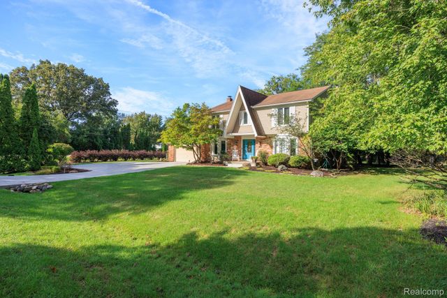 5476 Van Ness Drive, Bloomfield Charter Township, MI 48302
