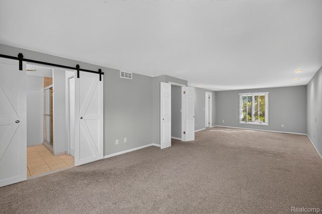 5476 Van Ness Drive, Bloomfield Charter Township, MI 48302
