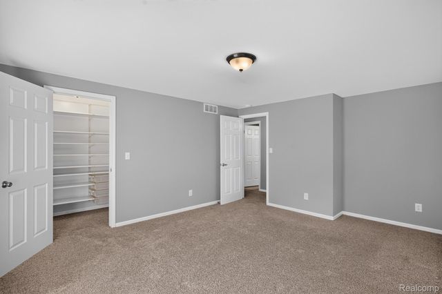 5476 Van Ness Drive, Bloomfield Charter Township, MI 48302