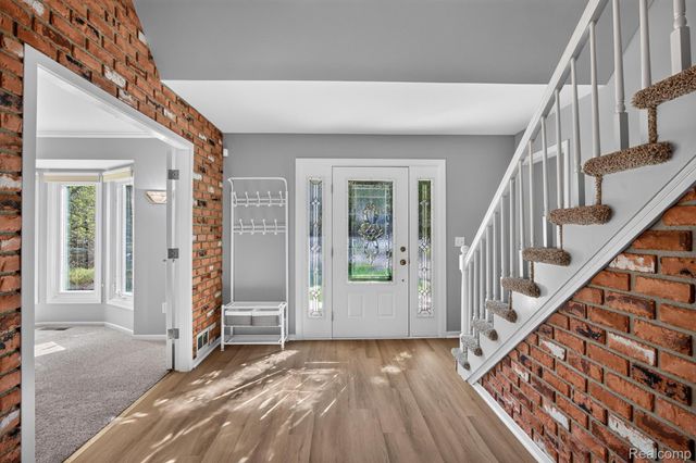 5476 Van Ness Drive, Bloomfield Charter Township, MI 48302