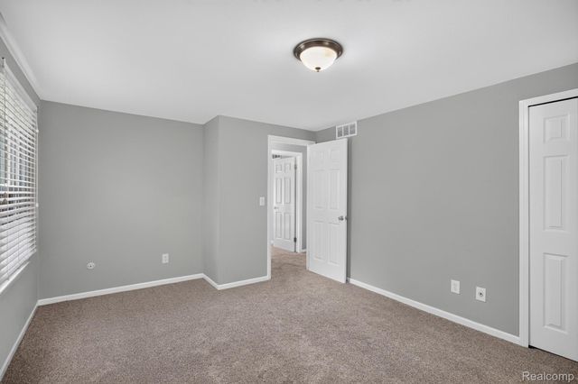 5476 Van Ness Drive, Bloomfield Charter Township, MI 48302