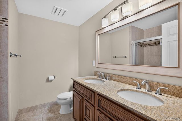 5476 Van Ness Drive, Bloomfield Charter Township, MI 48302