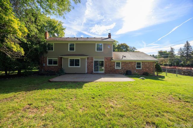 5476 Van Ness Drive, Bloomfield Charter Township, MI 48302