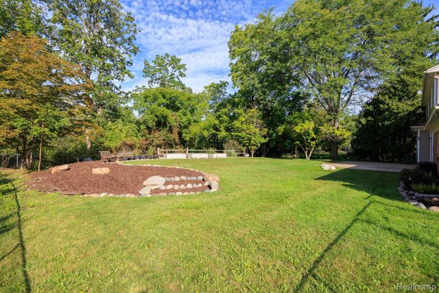 5476 Van Ness Drive, Bloomfield Charter Township, MI 48302