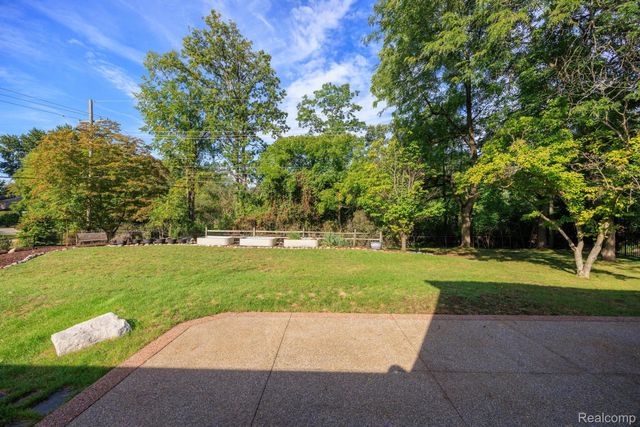 5476 Van Ness Drive, Bloomfield Charter Township, MI 48302
