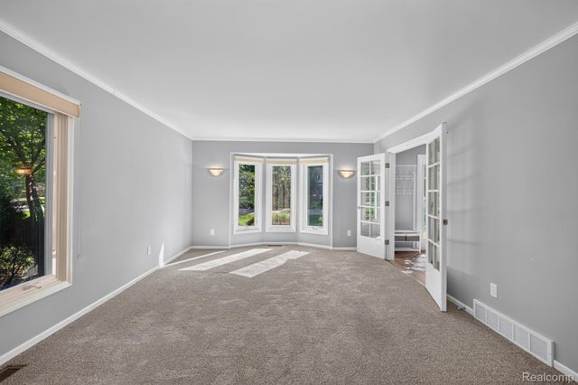 5476 Van Ness Drive, Bloomfield Charter Township, MI 48302