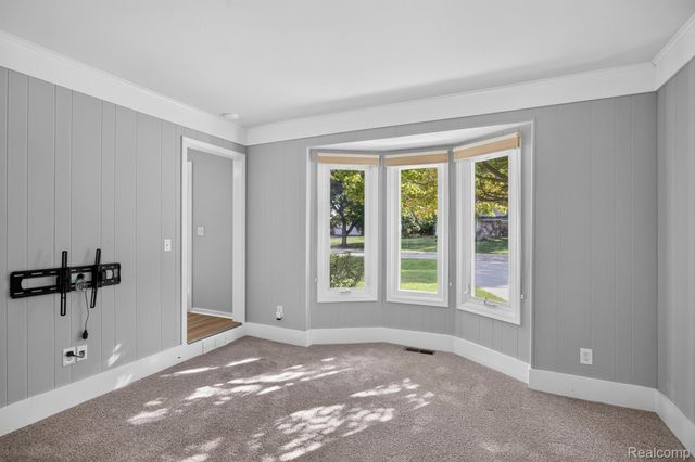 5476 Van Ness Drive, Bloomfield Charter Township, MI 48302