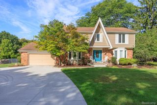 5476 Van Ness Drive, Bloomfield Charter Township, MI 48302