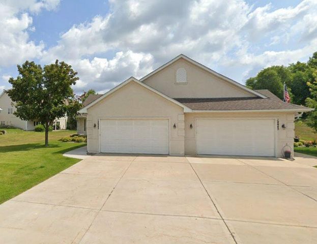 14943 Hillside Circle NW, Prior Lake, MN 55372