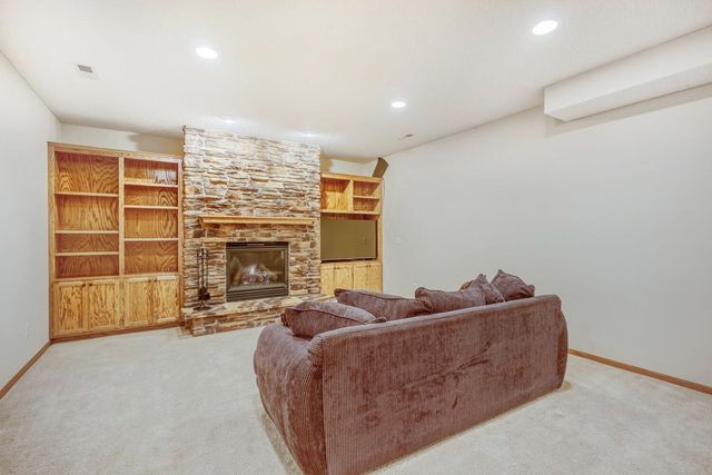 14943 Hillside Circle NW, Prior Lake, MN 55372