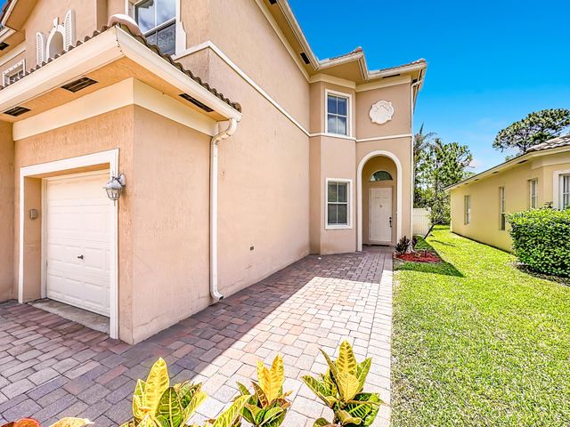 5747 Sunberry Circle, Fort Pierce, FL 34951