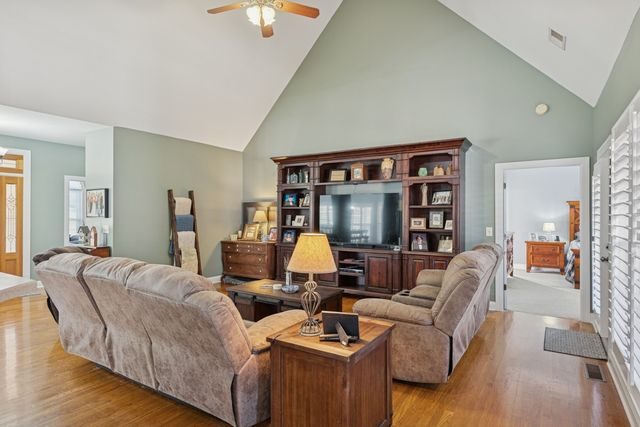 117 Collinwood Dr, Gallatin, TN 37066
