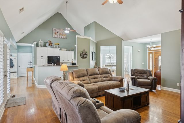 117 Collinwood Dr, Gallatin, TN 37066