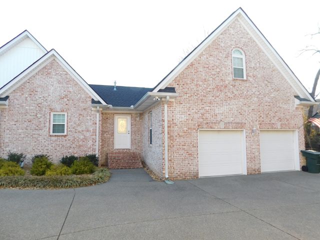 117 Collinwood Dr, Gallatin, TN 37066