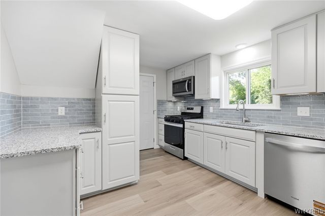 5189 Lake Avenue, Orchard Park, NY 14127